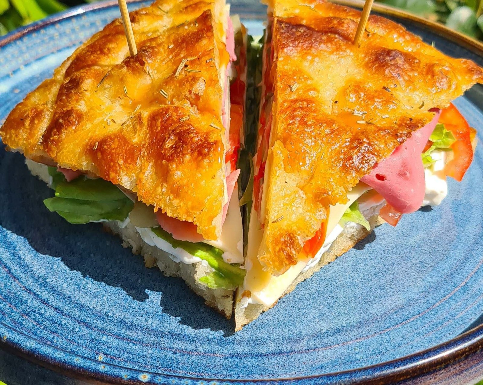 Dana Jambon, Kaşarlı Focaccia Sandviç